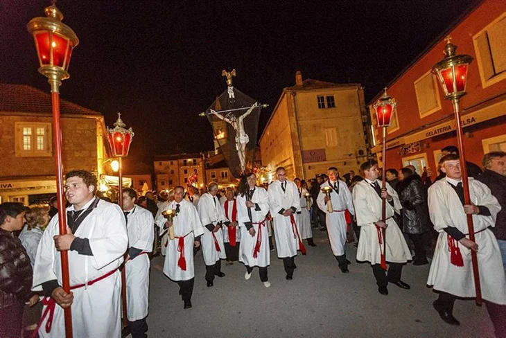 Za Krizen procession - Hvar island